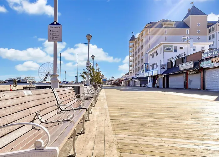 Oceanfront 1 - Boardwalk Oceanfront Apartment *