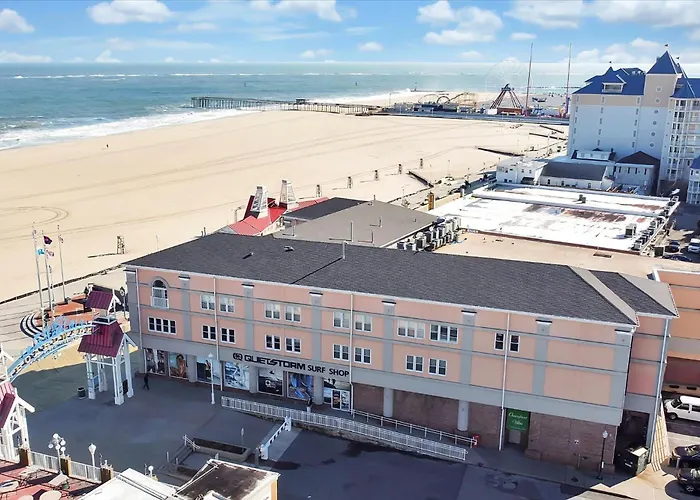 Apartment Oceanfront 1 - Boardwalk Oceanfront